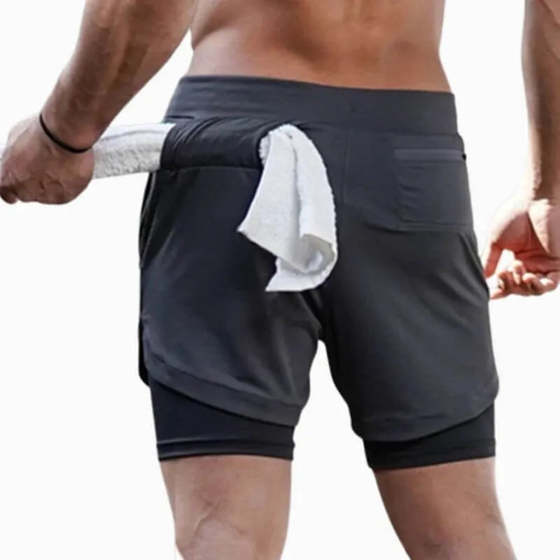 Short masculino preto com suporte horizontal para toalha embutido na cintura, modelo prático para treinos e esportes
